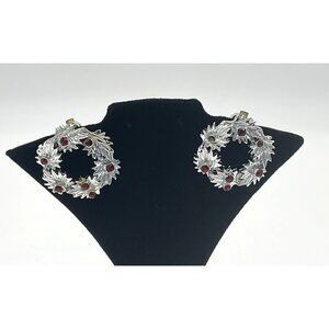 Vintage 50s/60s Dodds 1in Wreath Clip-On Earrings Silver-Tone Red Rhinestones
